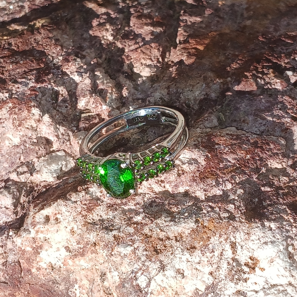 NEW TRAVORITE RING - Picture 2 of 4